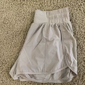 BALANCE BREEZE SHORTS Medium high-waisted